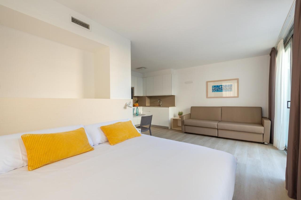 Atenea Park Suites & Apartments Vilanova i la Geltru Luaran gambar